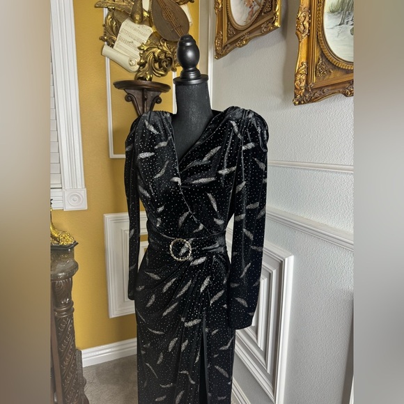 Carina Velvet Gown - Elegant Black and White Patterned Dress - Picture 9 of 14